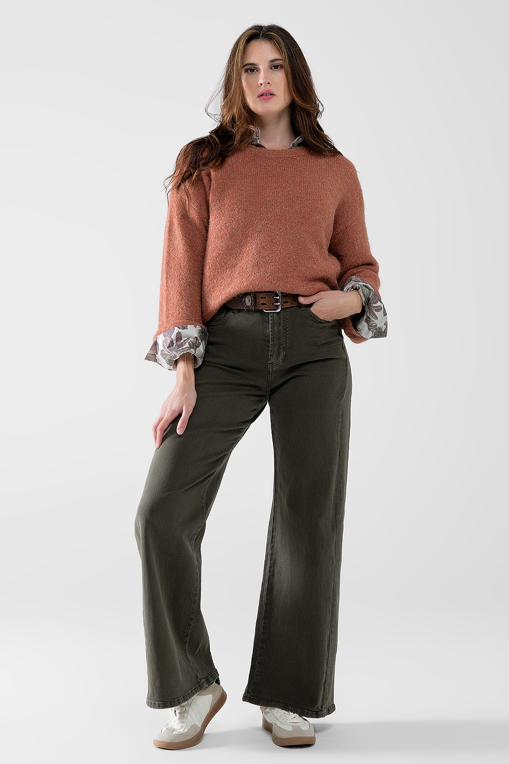 Pantal&oacute;n extra ancho en color verde oliva