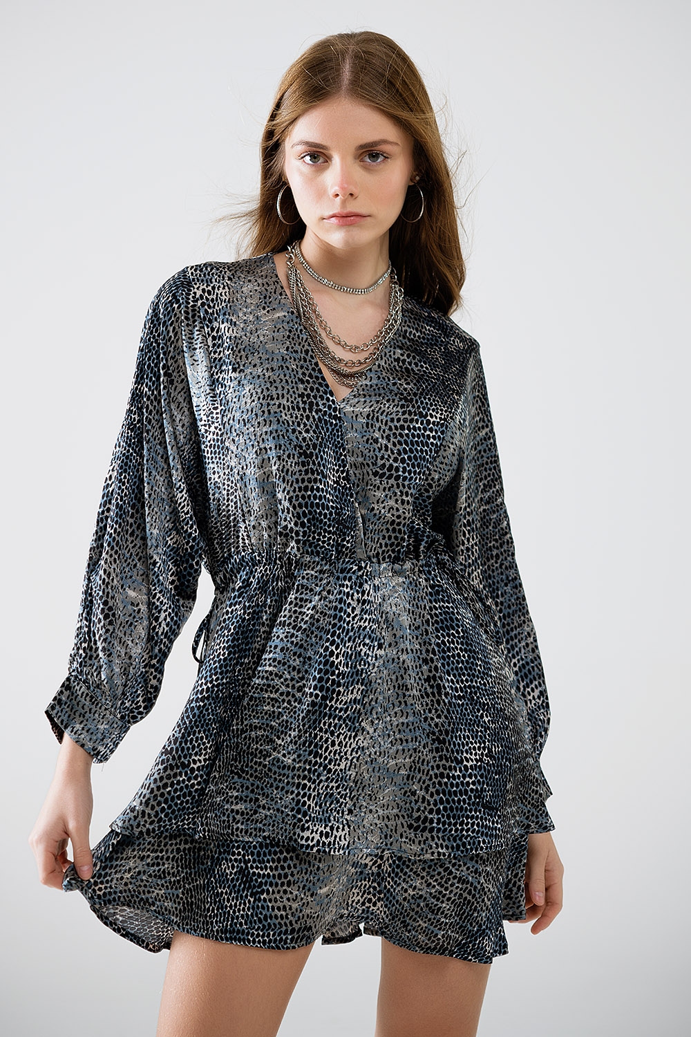 vestido de gasa con estampado de leopardo gris vestido de gasa con estampado de leopardo gris