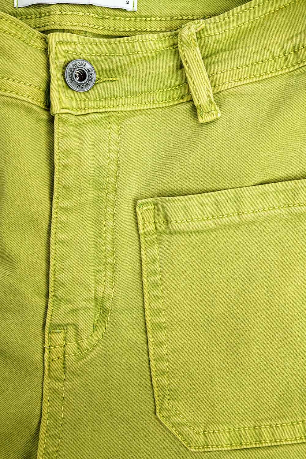 Vaqueros de pierna recta verde lima con bolsillos delanteros