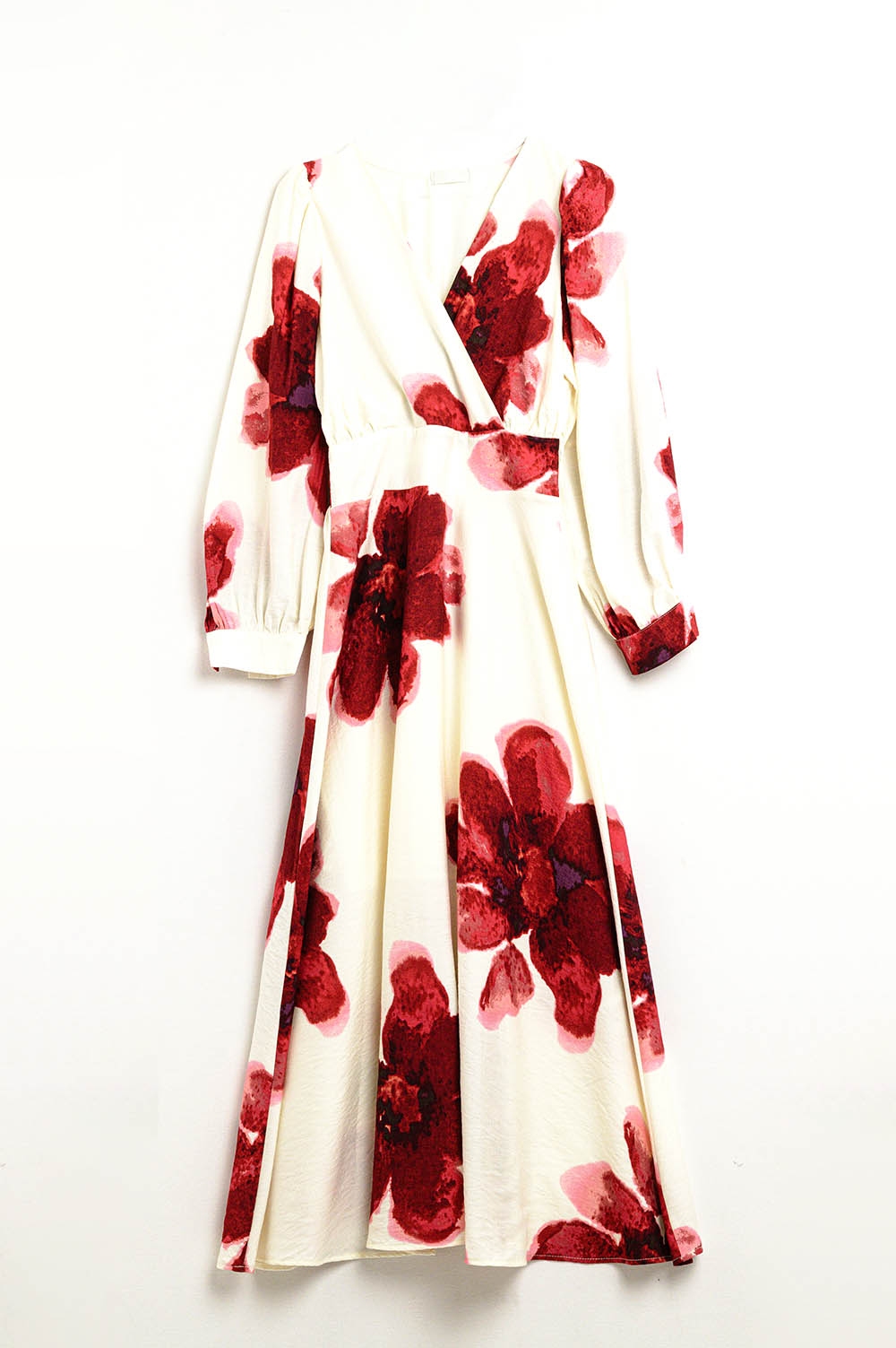 Vestido midi cruzado beige con estampado floral tropical rojo y mangas largas Vestido midi cruzado beige con estampado floral tropical rojo y mangas largas