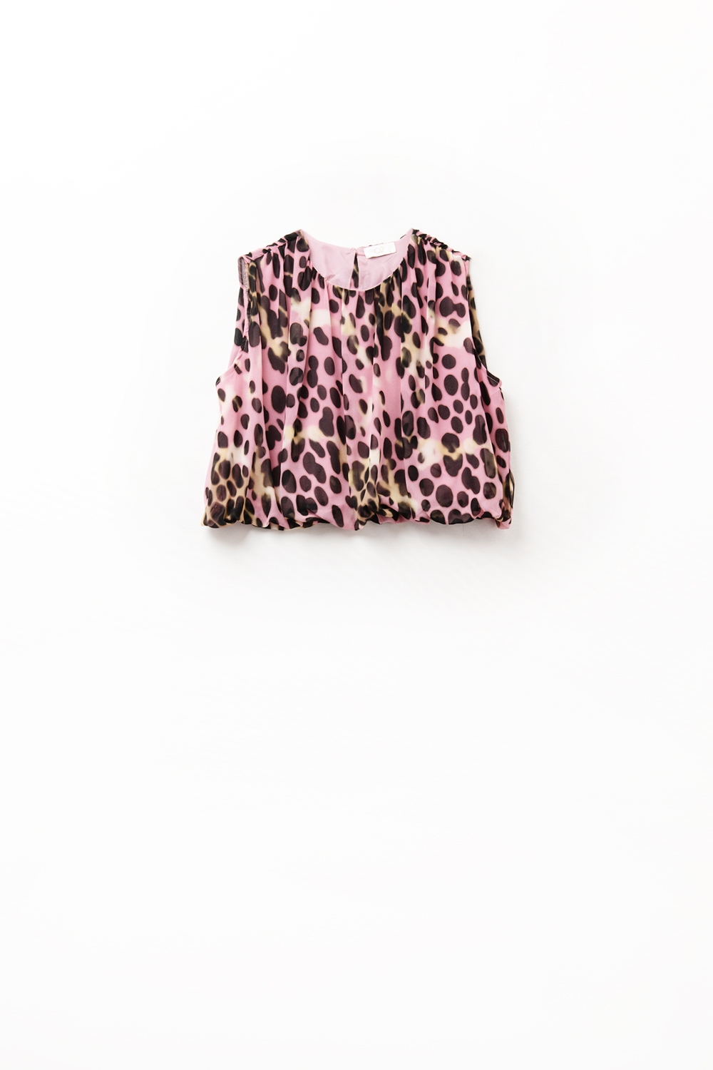 Top plisado con estampado animal en rosa y marrón Top plisado con estampado animal en rosa y marrón