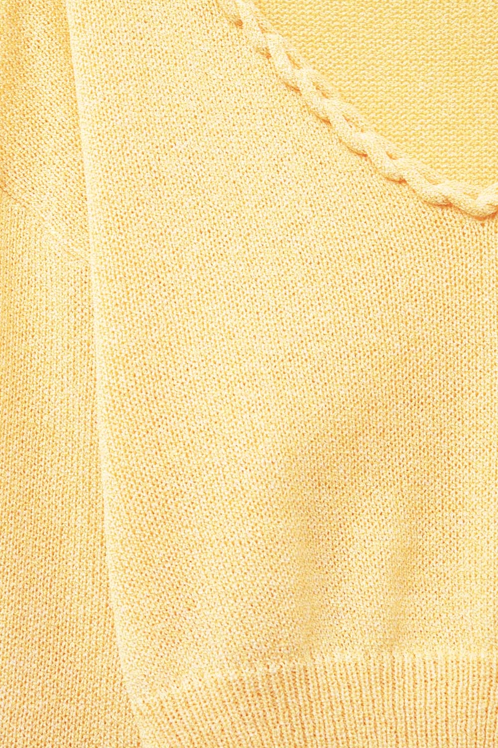 Top corto de manga larga con escote en V amarillo Top corto de manga larga con escote en V amarillo