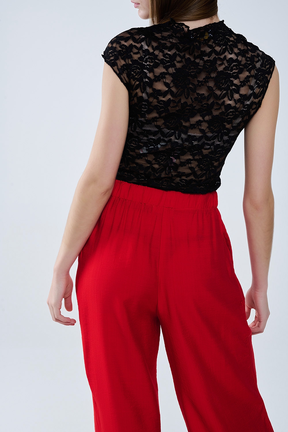Pantalón rojo de pernera ancha en tejido de viscosa ligera Pantalón rojo de pernera ancha en tejido de viscosa ligera