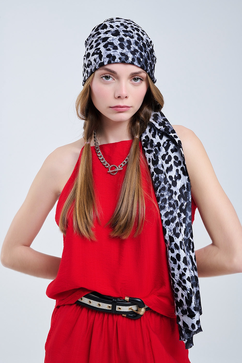 Camiseta básica de verano con cuello halter en rojo cereza Camiseta básica de verano con cuello halter en rojo cereza