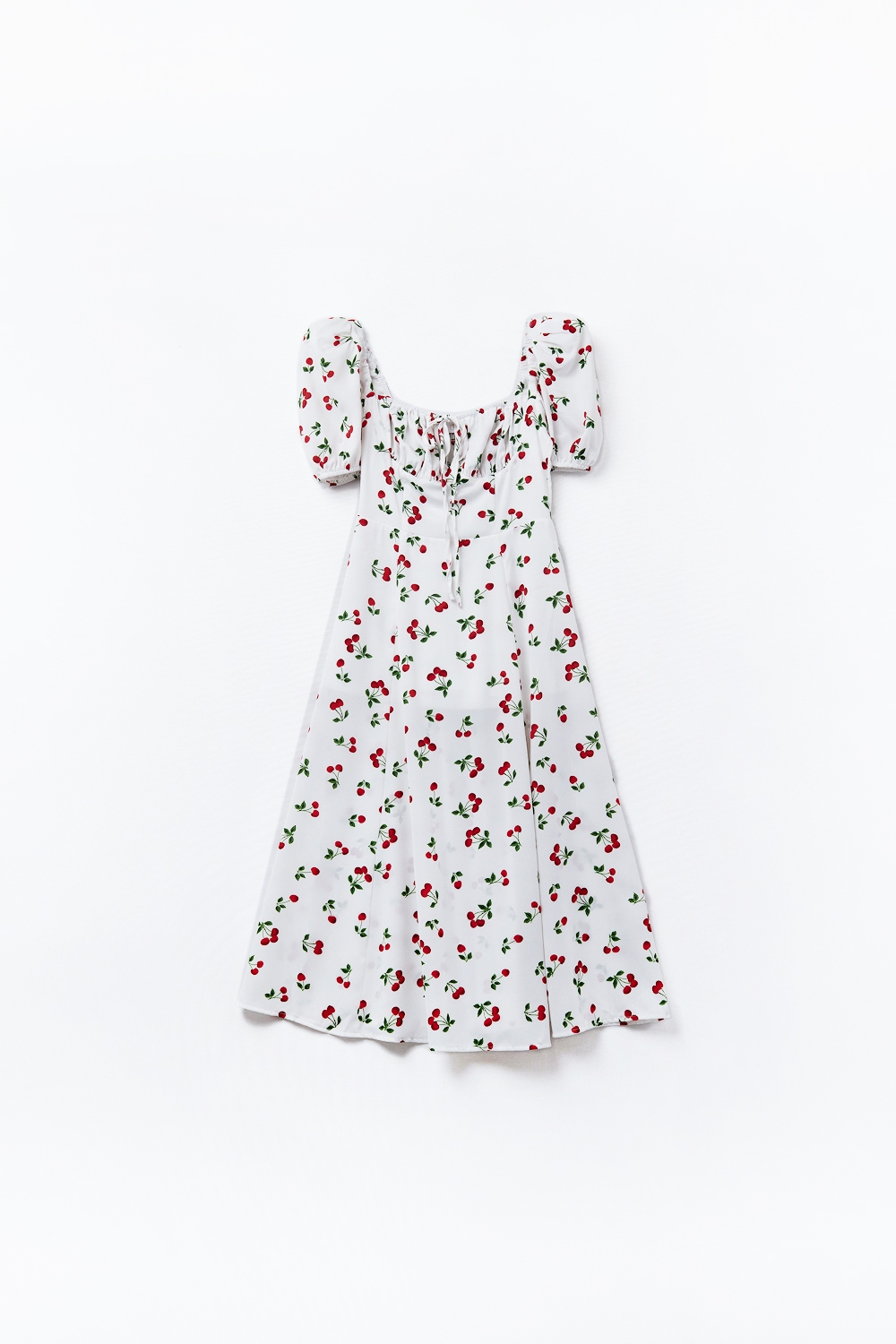 Vestido midi con estampado de cerezas y mangas abullonadas