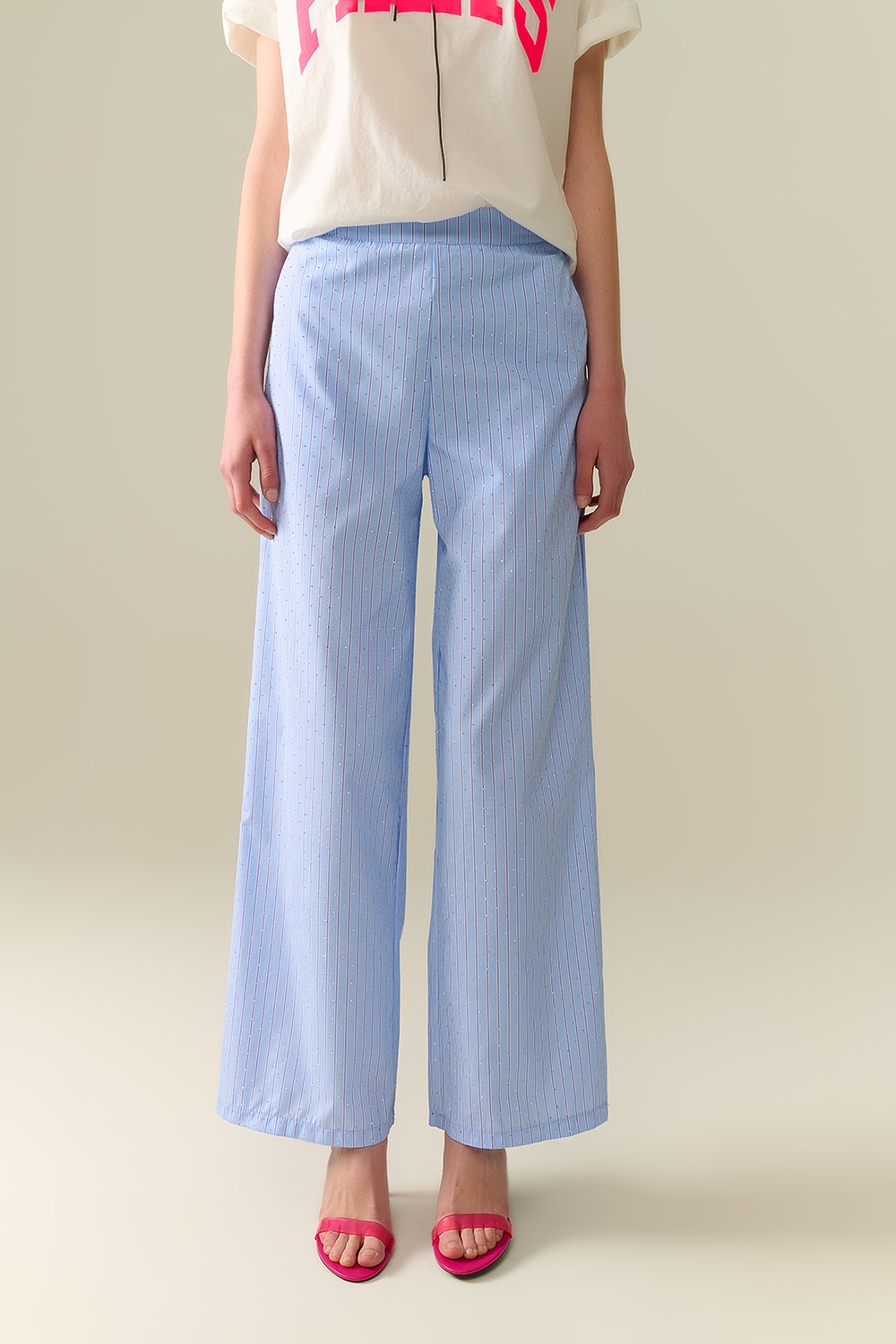 Pantalones anchos de rayas azules con adorno de strass Pantalones anchos de rayas azules con adorno de strass