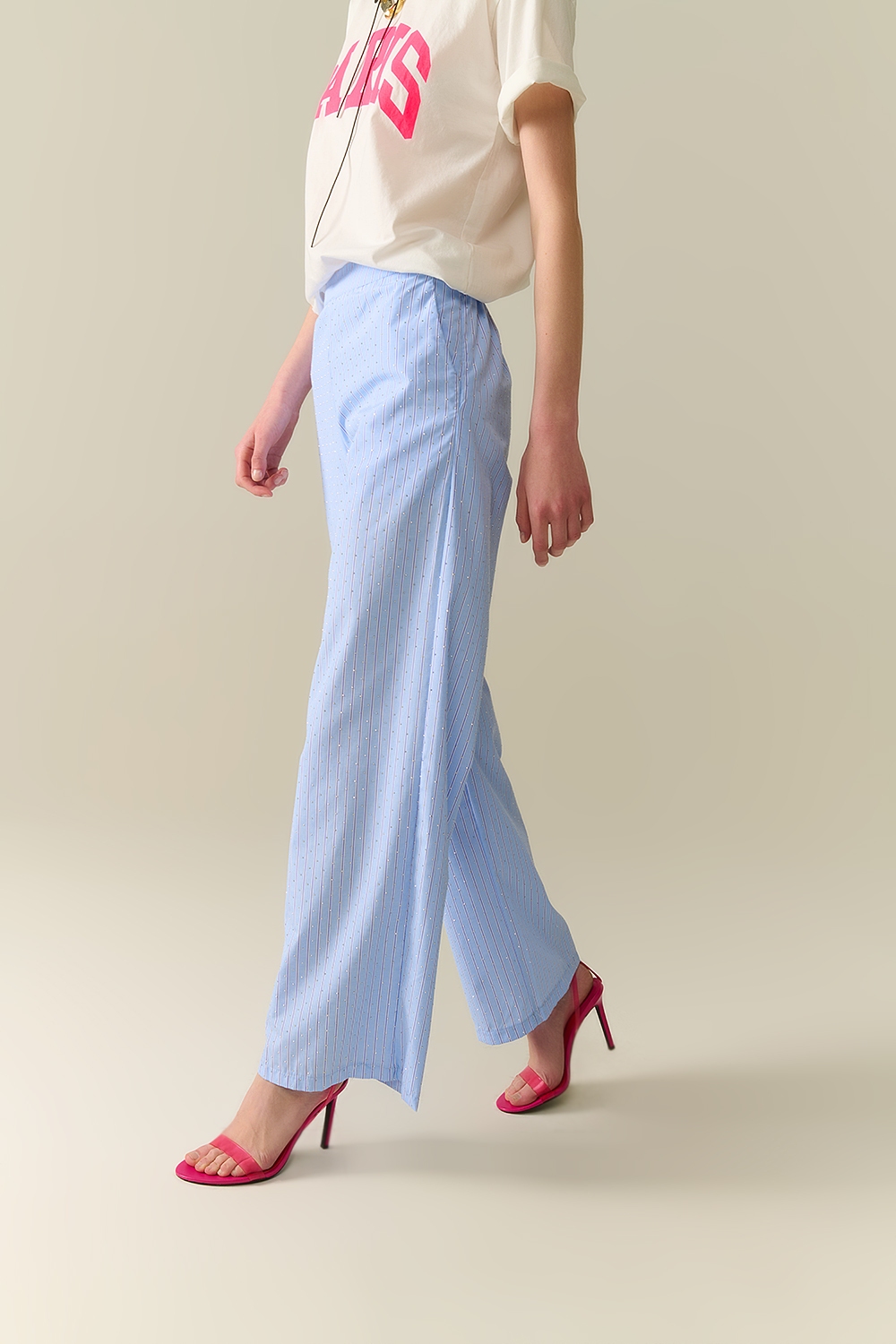 Pantalones anchos de rayas azules con adorno de strass Pantalones anchos de rayas azules con adorno de strass
