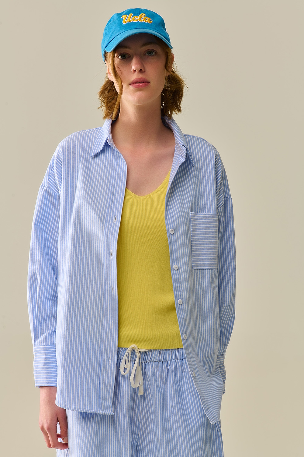 Camisa Azul con Rayas Blancas y Botones