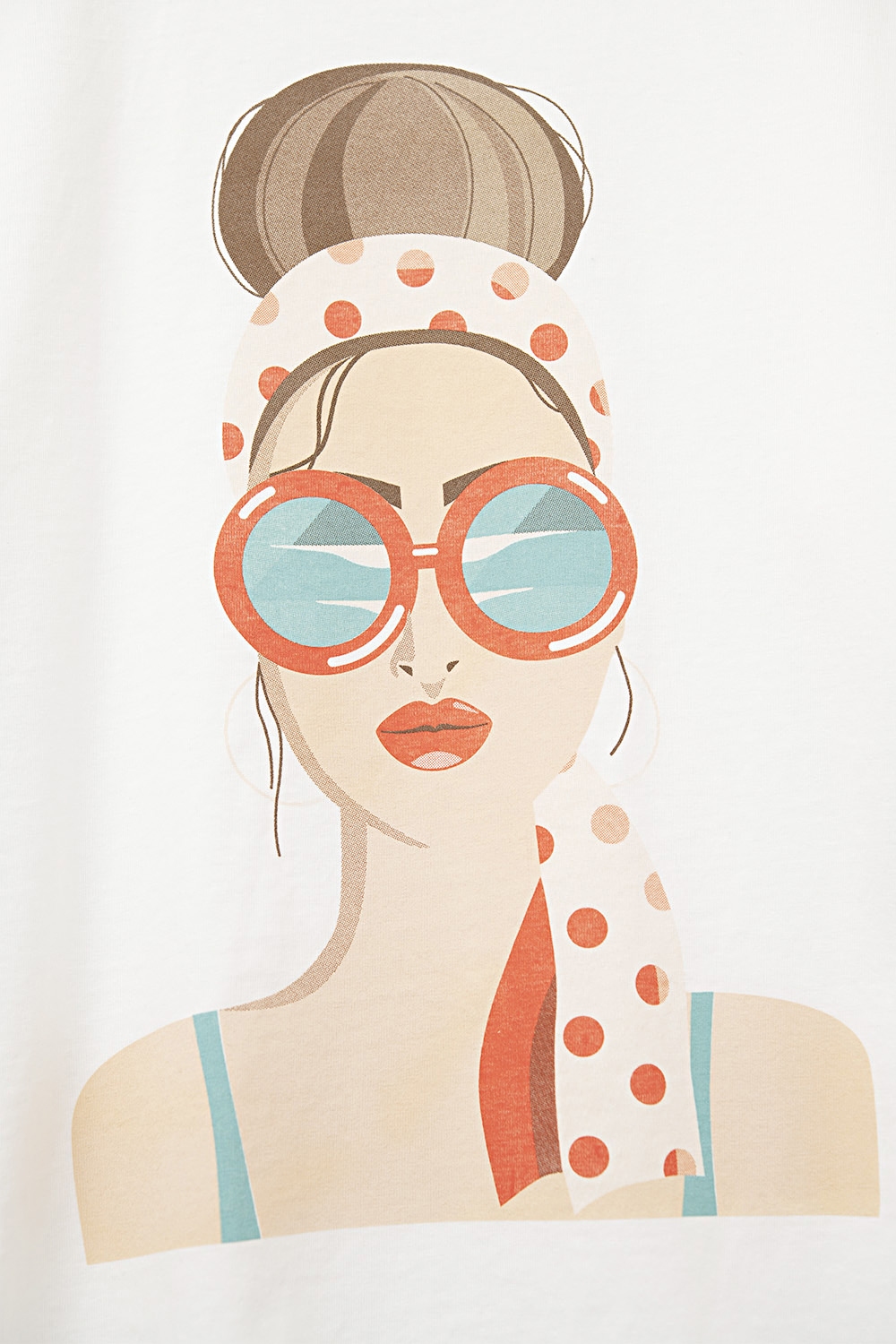 Camiseta blanca hecha en Italia con un gr&aacute;fico de chica vintage