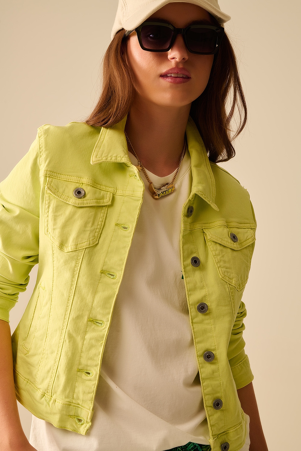 Chaqueta b&aacute;sica vaquera el&aacute;stica con bolsillos en color lima