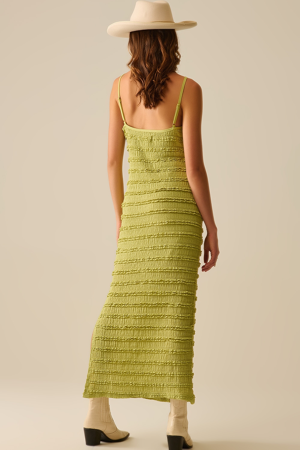 Maxivestido de volantes con abertura en color verde Maxivestido de volantes con abertura en color verde