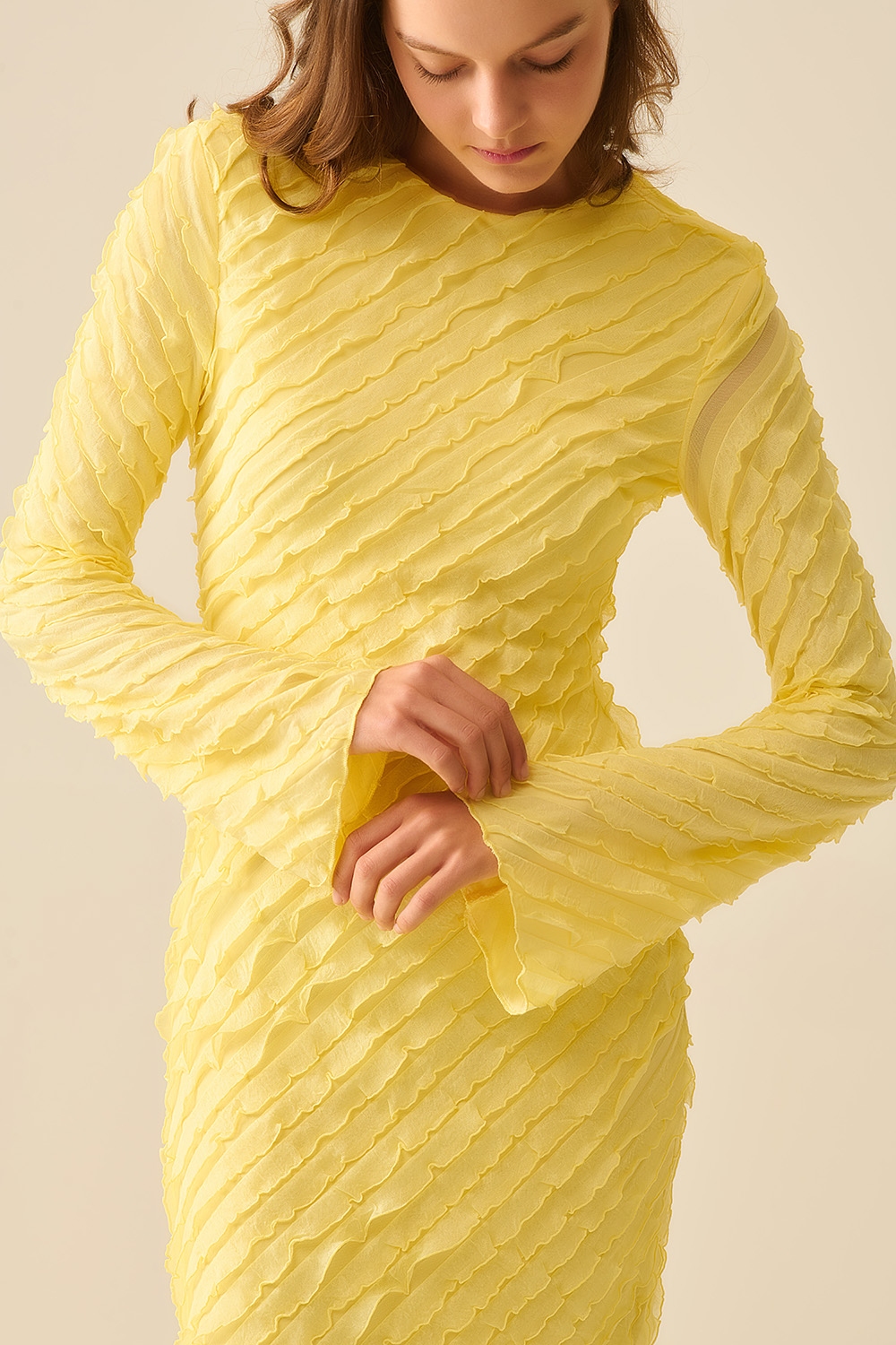 Maxi Vestido Amarillo Mantequilla Con Diseño De Volantes Al Bies Mini Maxi Vestido Amarillo Mantequilla Con Diseño De Volantes Al Bies Mini