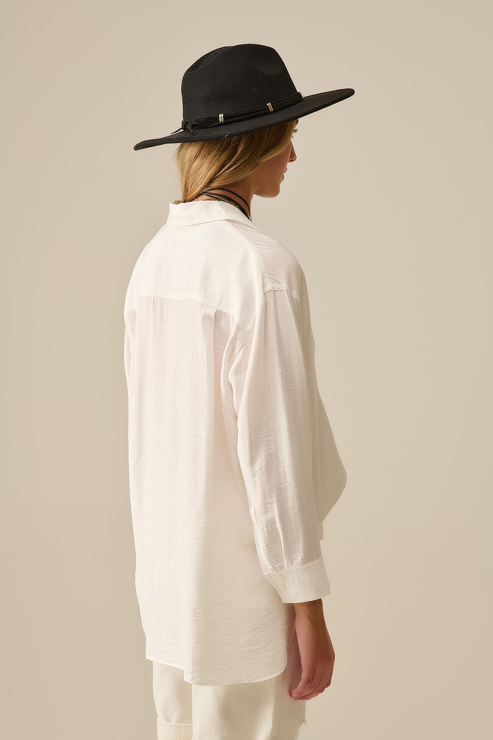 Camisa relaxed fit Manga larga en blanco Camisa relaxed fit Manga larga en blanco