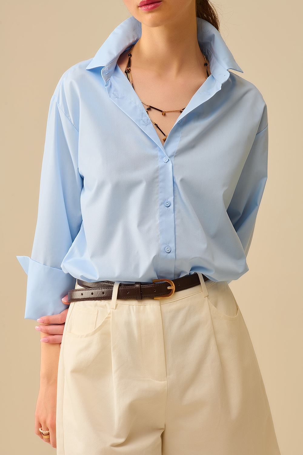 Camisa de popelina azul con puños extra anchos Camisa de popelina azul con puños extra anchos