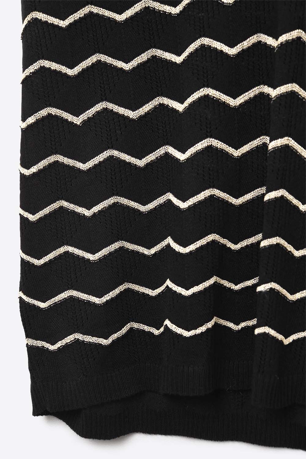 Jersey de punto con cuello en V y mangas caídas Zigzag en negro Jersey de punto con cuello en V y mangas caídas Zigzag en negro