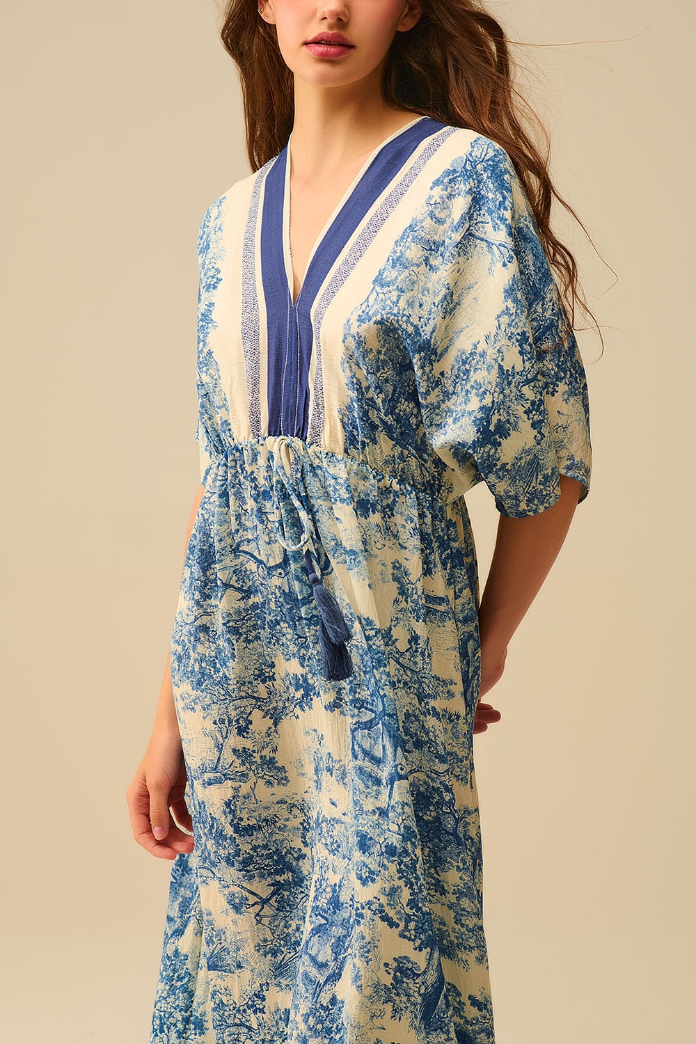 Vestido fluido con cuello en V y estampado Toile de Jouy