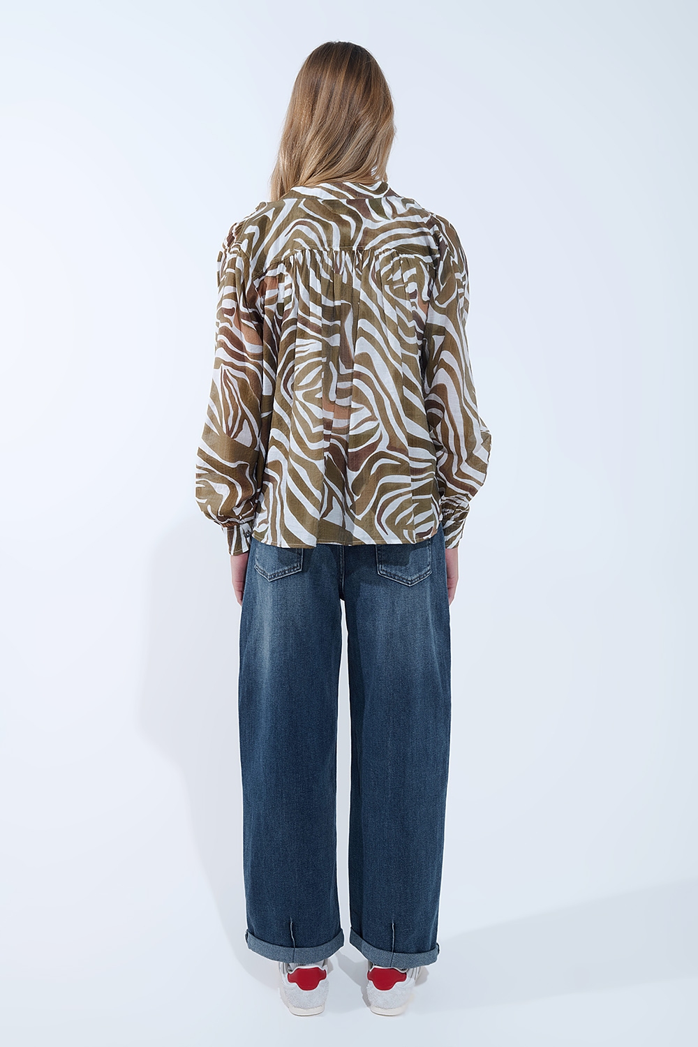 blusa fluida de gasa con estampado de cebra caqui blusa fluida de gasa con estampado de cebra caqui