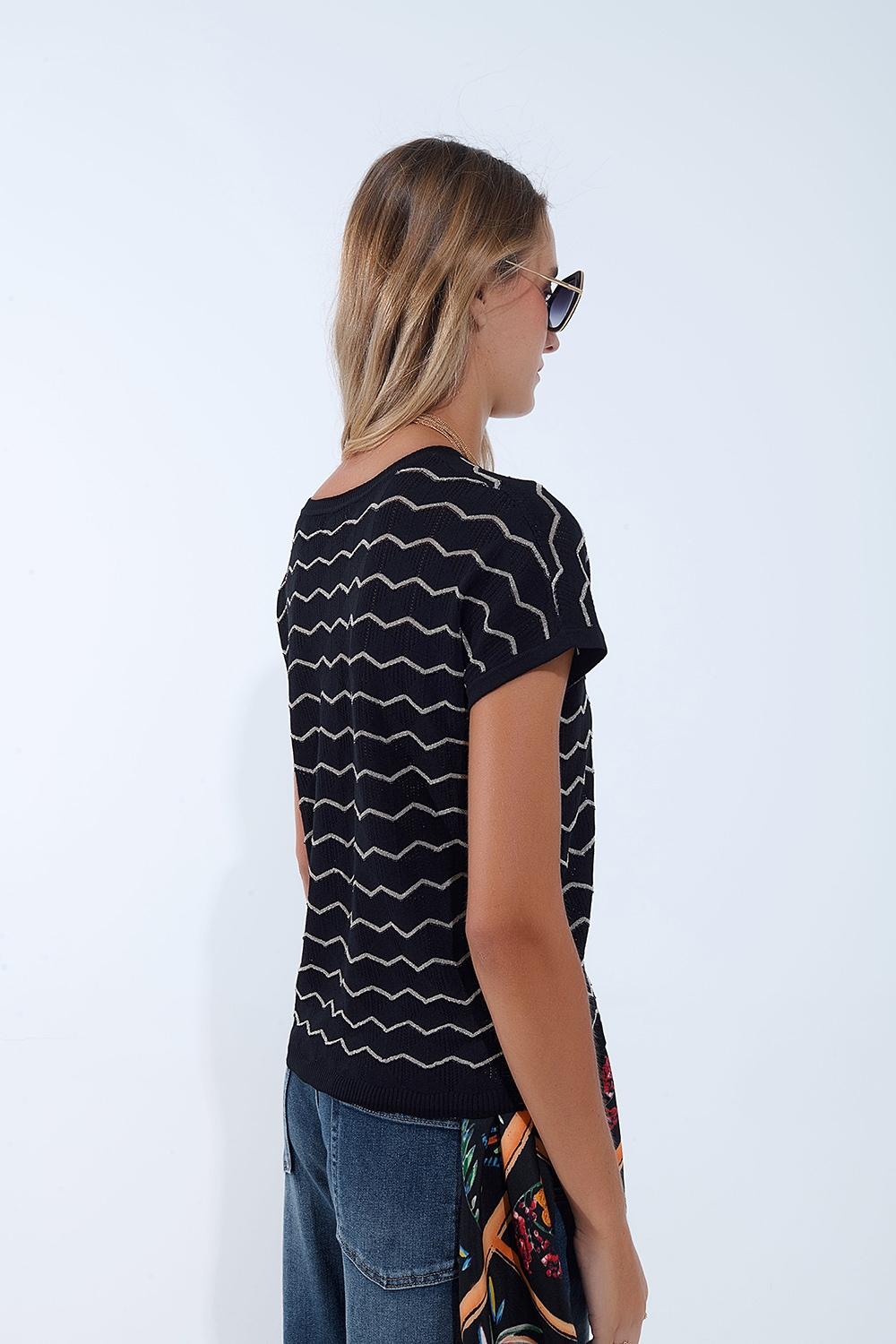Jersey de punto con cuello en V y mangas caídas Zigzag en negro Jersey de punto con cuello en V y mangas caídas Zigzag en negro