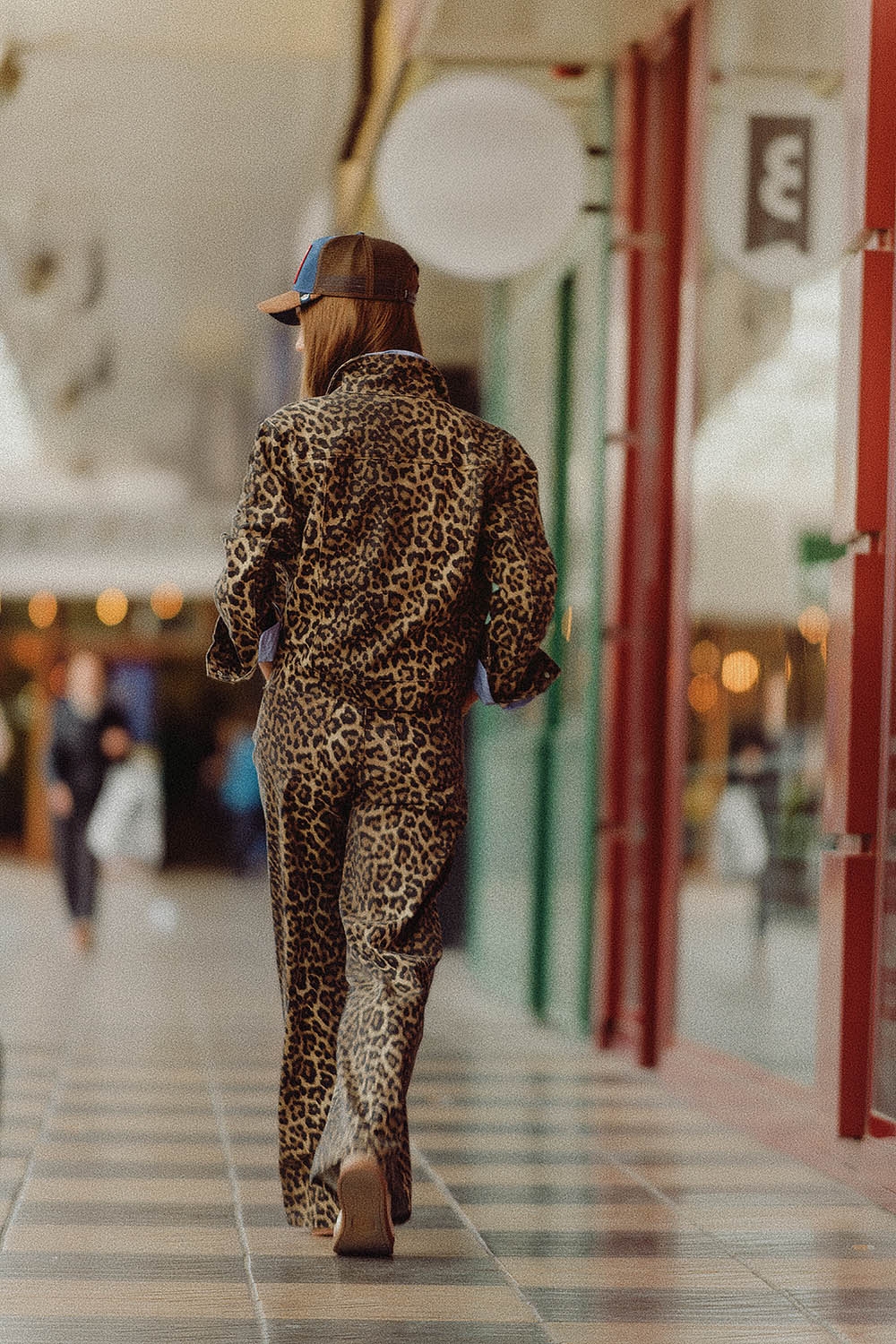 Estampado de leopardo con degradado delantero y trasero Estampado de leopardo con degradado delantero y trasero