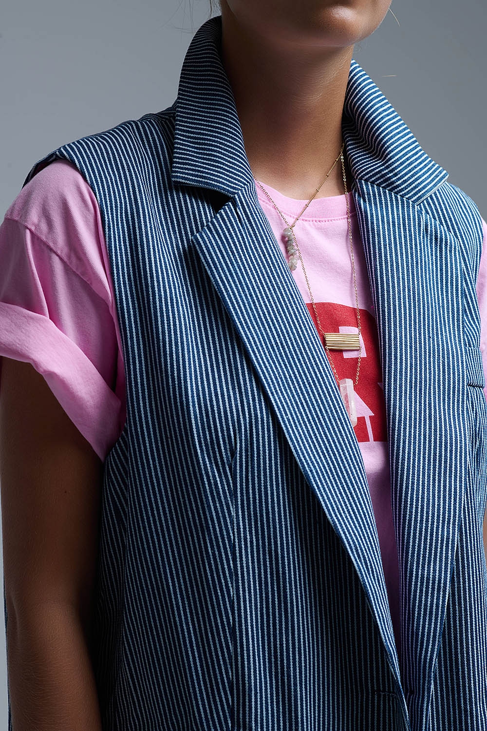 Chaleco largo de rayas azul y blanco con cuello chal Chaleco largo de rayas azul y blanco con cuello chal