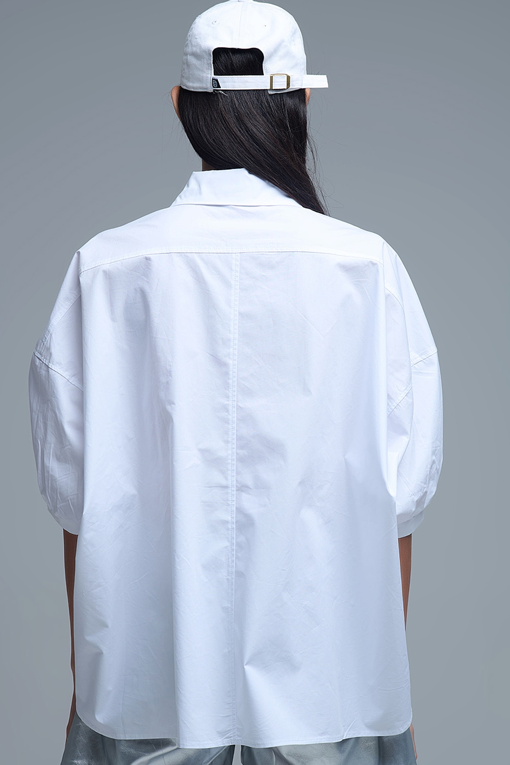 Camisa relajada de popelina de manga 3/4 con detalle de botones en blanco