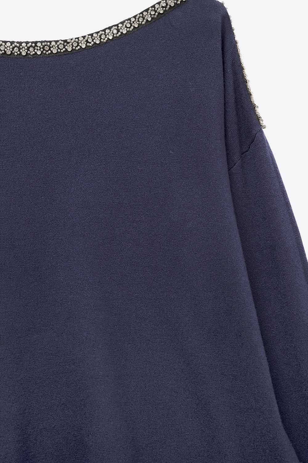 jersey azul marino de punto fino con cuello barco y detalle de strass jersey azul marino de punto fino con cuello barco y detalle de strass