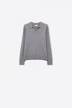 Cuello de polo de punto con escote en V sin tapeta de botones en gris