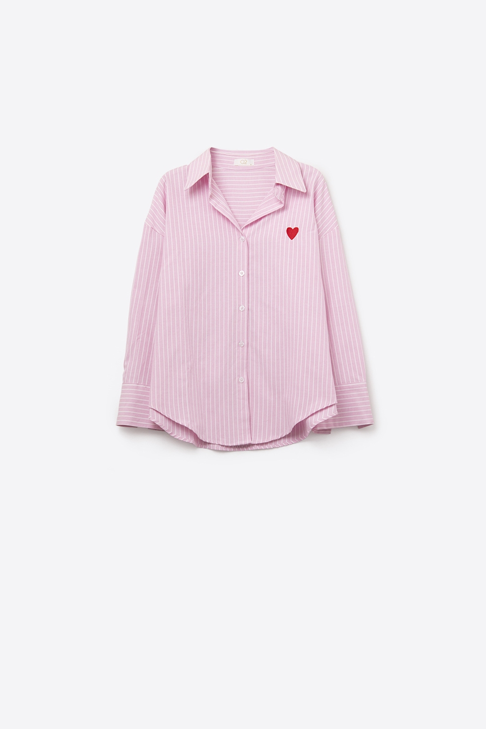 Camisa de rayas rosa con bordado de corazón rojo Camisa de rayas rosa con bordado de corazón rojo