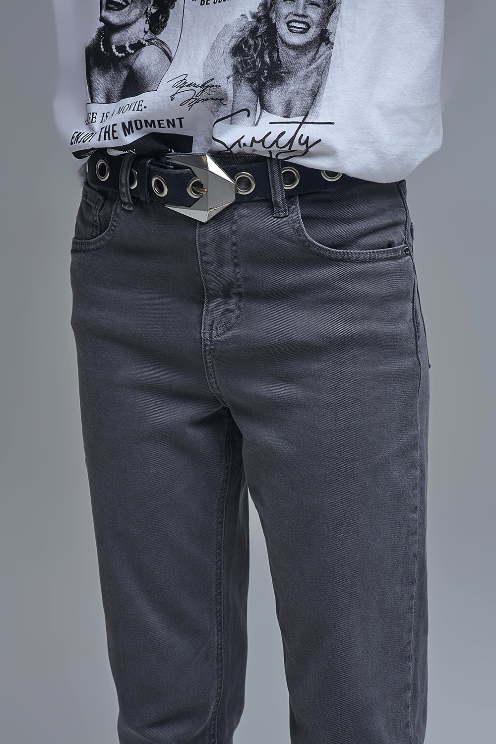 Vaqueros slouchy de algodón de talle medio en gris oscuro Vaqueros slouchy de algodón de talle medio en gris oscuro