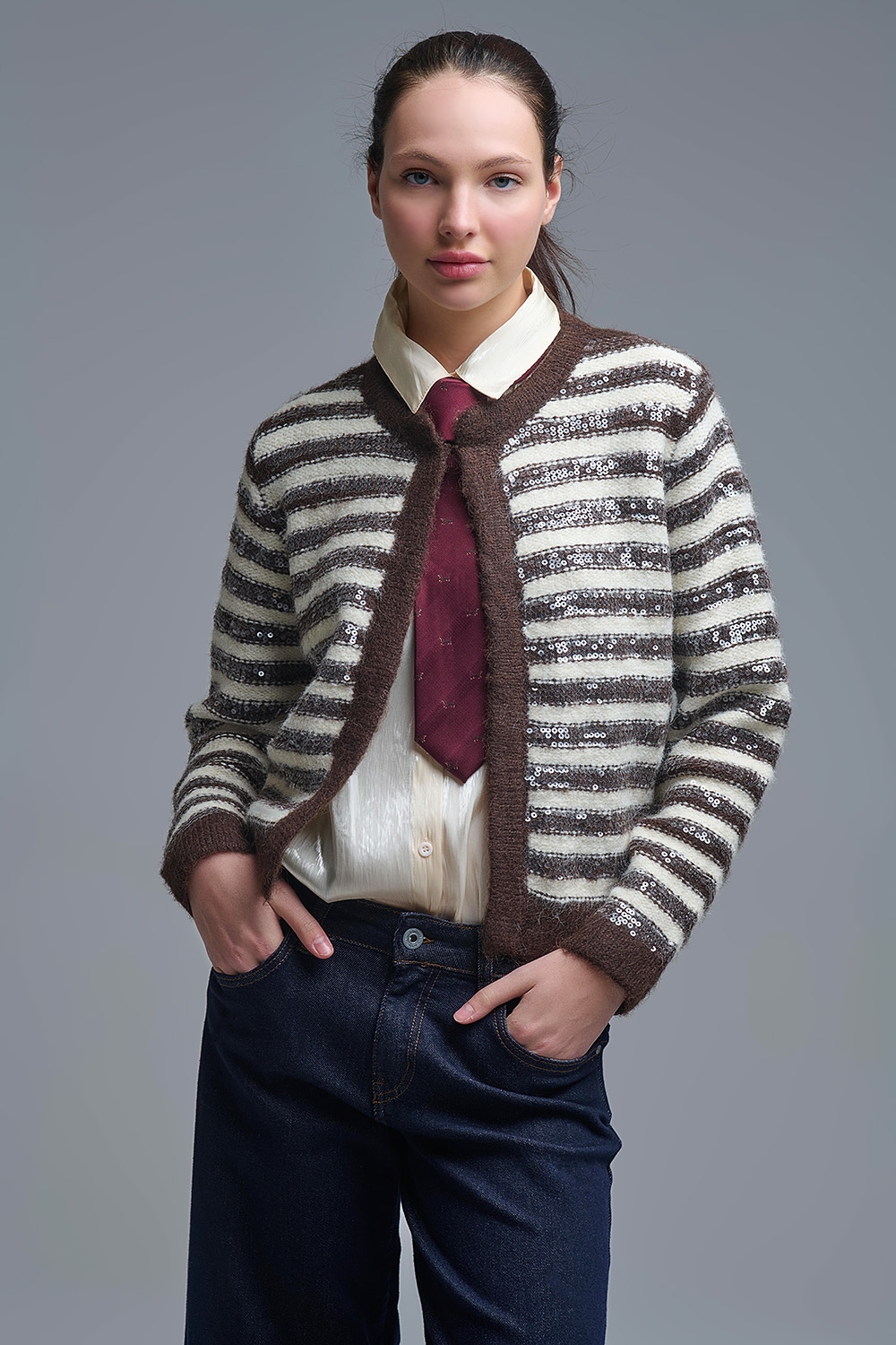 Chaqueta de rayas con detalle de lentejuelas en marr&oacute;n y crema