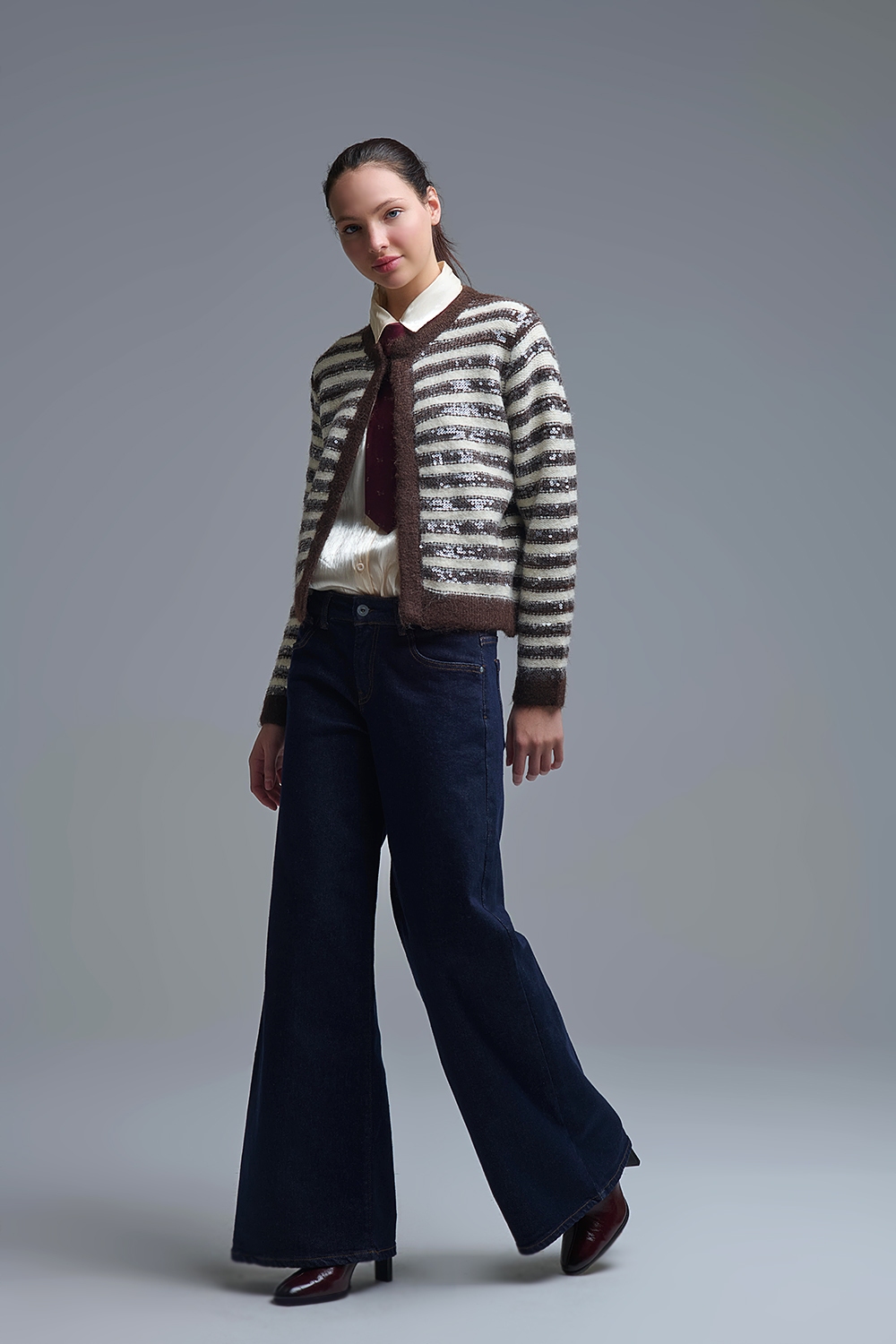 Chaqueta de rayas con detalle de lentejuelas en marr&oacute;n y crema