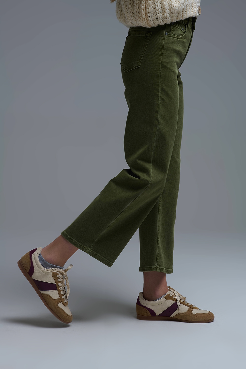 Vaqueros cropped de pierna ancha en verde oliva Vaqueros cropped de pierna ancha en verde oliva