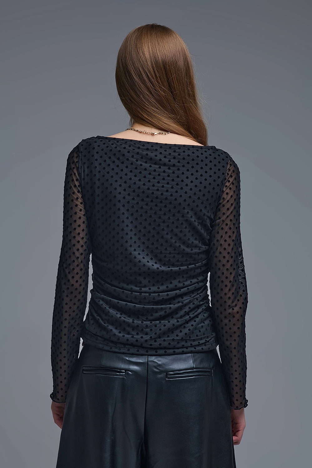 Top negro de lunares transparentes