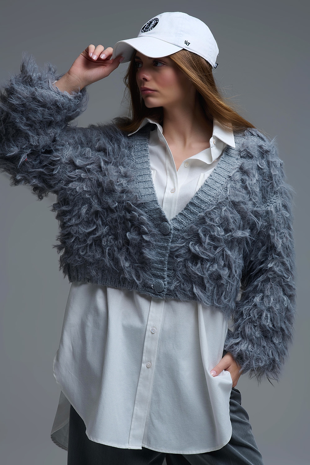 Cárdigan de punto mullido estilo shag en gris Cárdigan de punto mullido estilo shag en gris