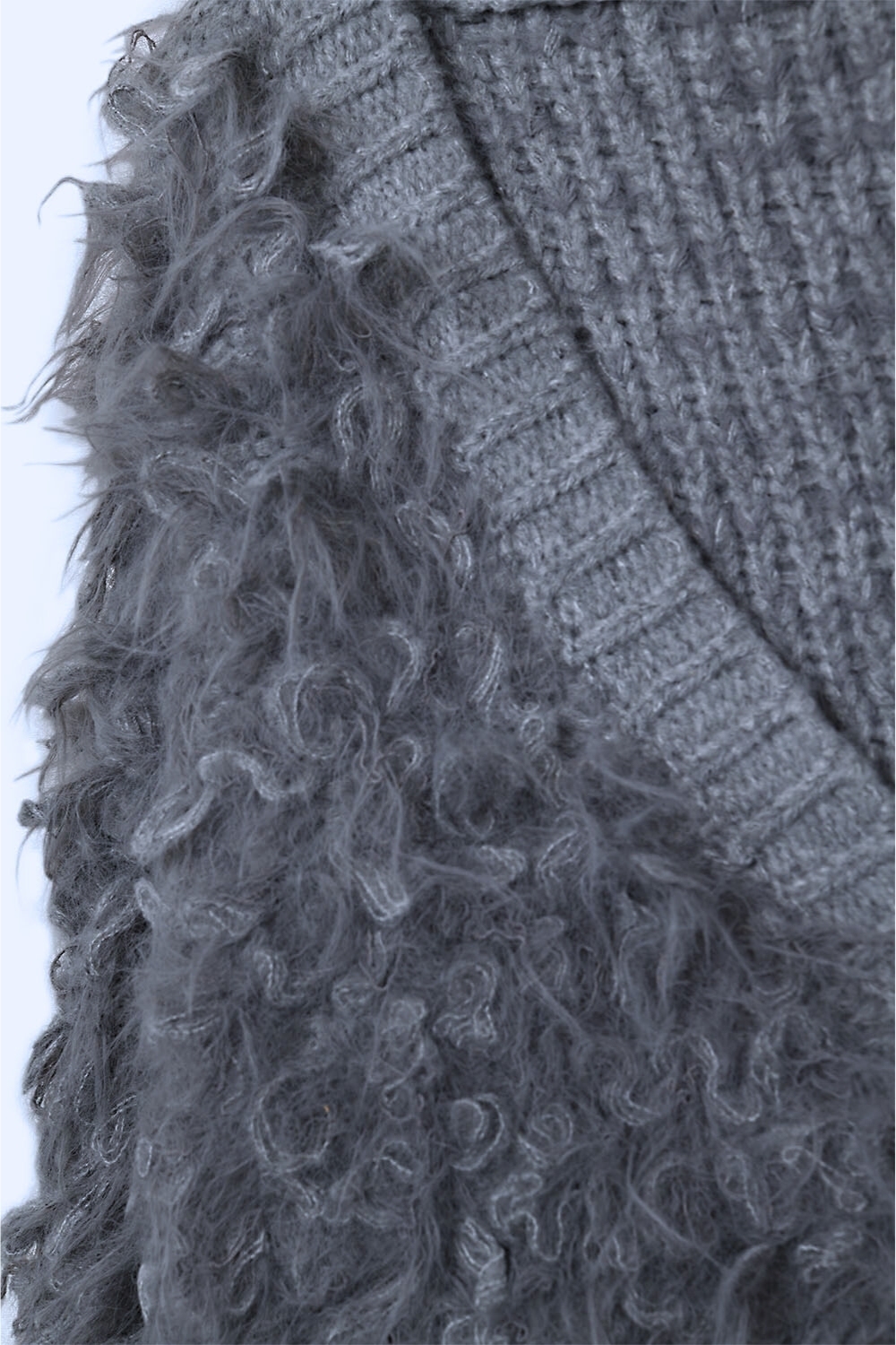 Cárdigan de punto mullido estilo shag en gris Cárdigan de punto mullido estilo shag en gris