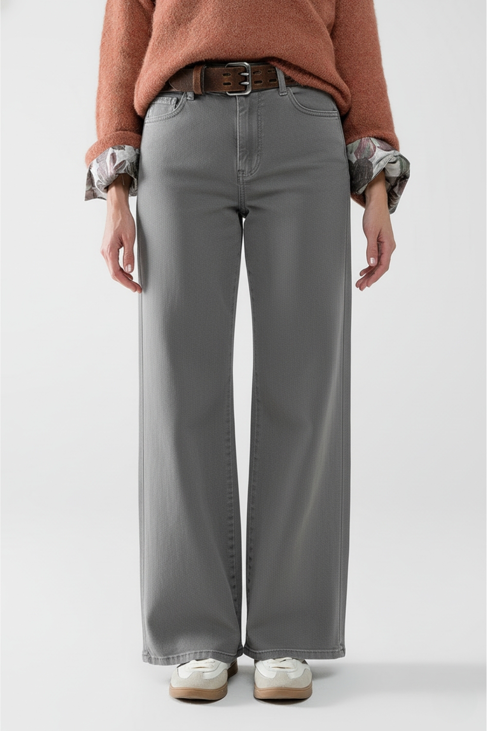 Pantal&oacute;n extra ancho en gris lavado