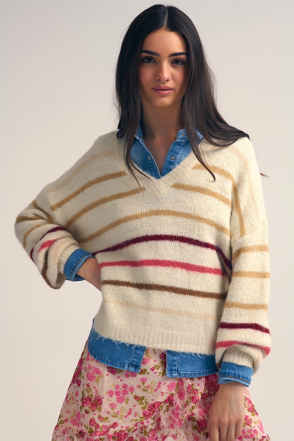 Jersey oversize crema con raya multicolor Jersey oversize crema con raya multicolor