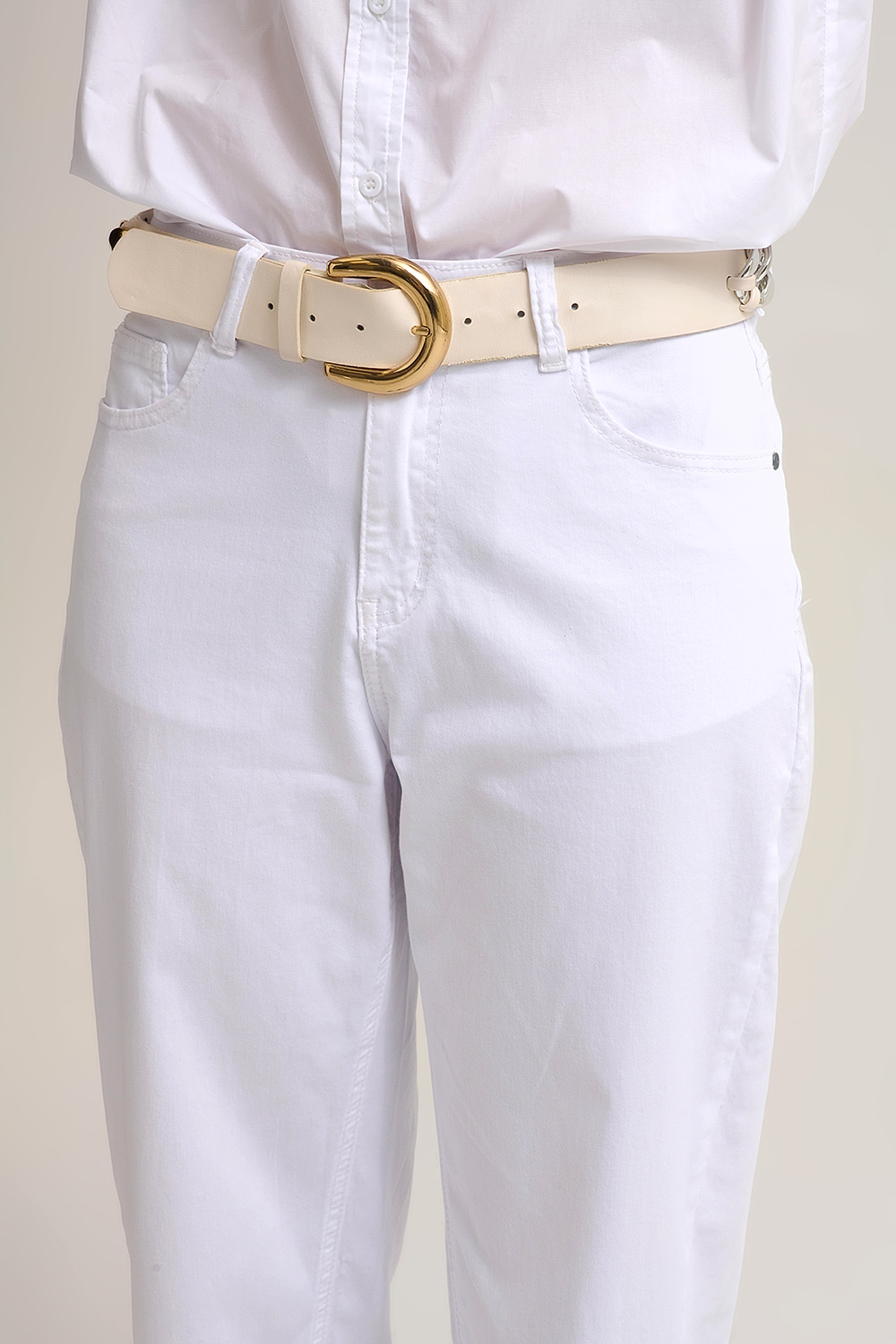 Pantalón Tapered relajado en elastico comodo en blanco Pantalón Tapered relajado en elastico comodo en blanco