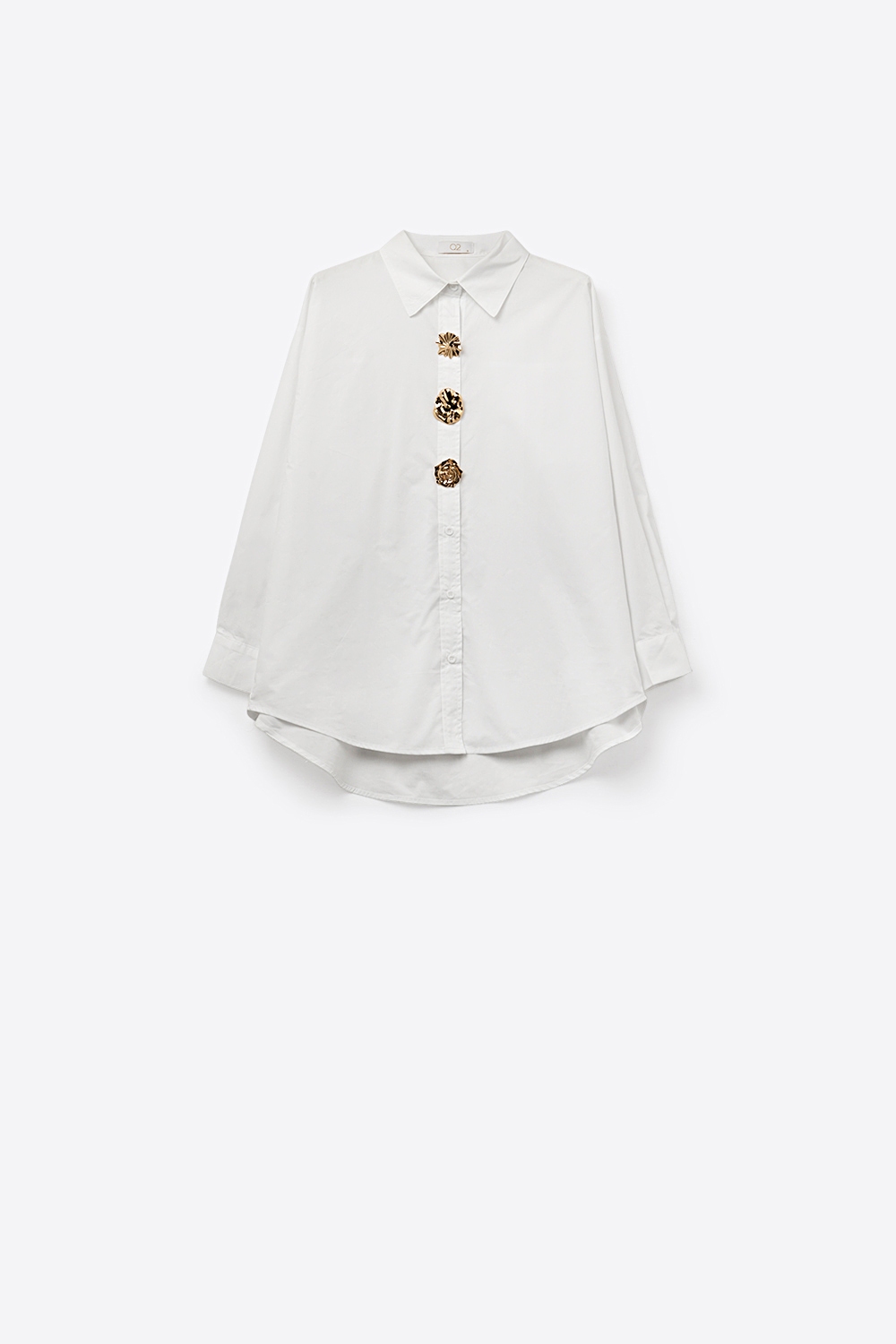 Camisa blanca de popelina relajada de algod&oacute;n con botones dorados decorativos