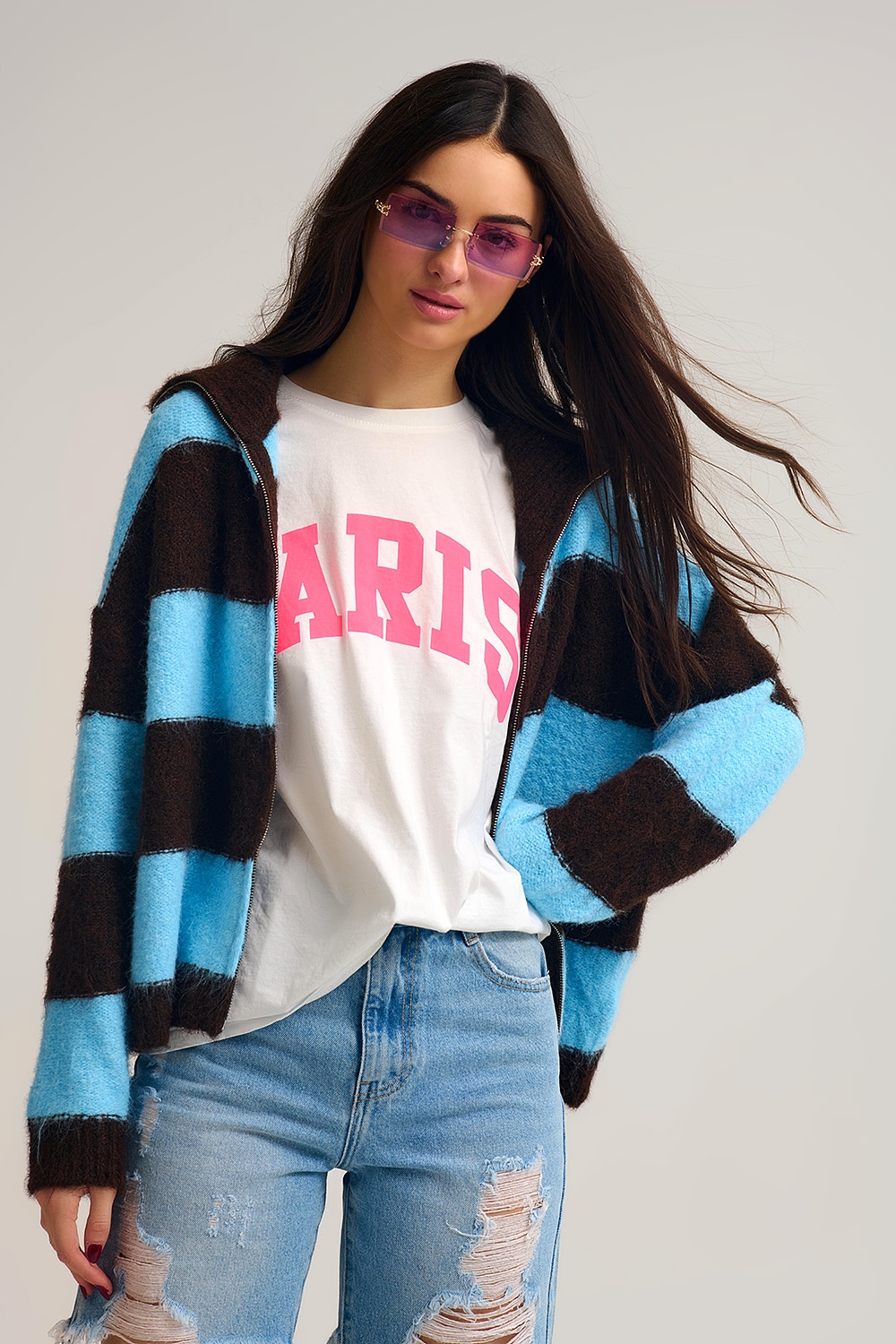 Chaqueta de punto azul con cremallera y rayas marrones Chaqueta de punto azul con cremallera y rayas marrones