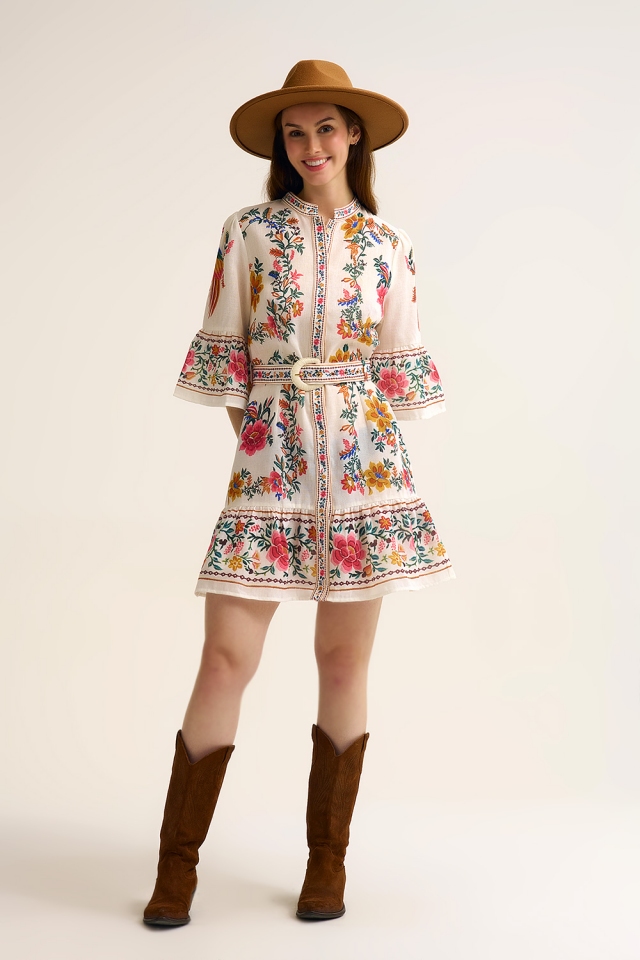 Vestido Mini Boho Blanco con Bordado Floral