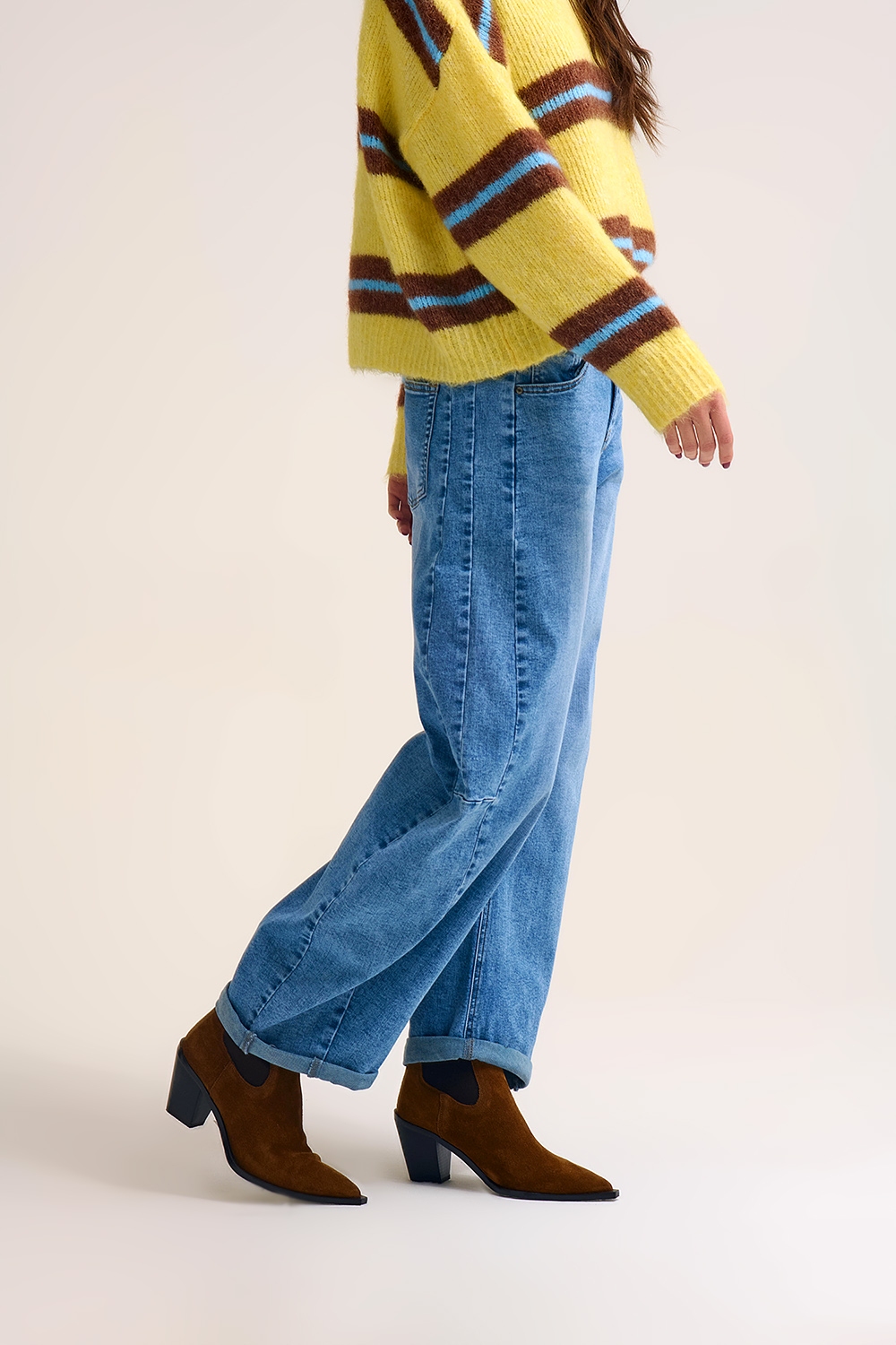 Vaqueros de pierna ancha Barrel Blue Denim Jeans en lavado claro Vaqueros de pierna ancha Barrel Blue Denim Jeans en lavado claro