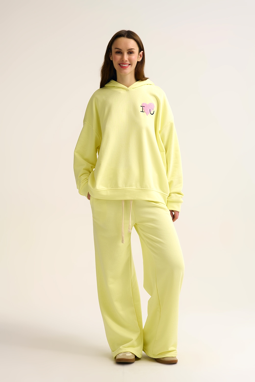 Sudadera con capucha supersuave amarilla con gráfico de corazón bouclé Sudadera con capucha supersuave amarilla con gráfico de corazón bouclé