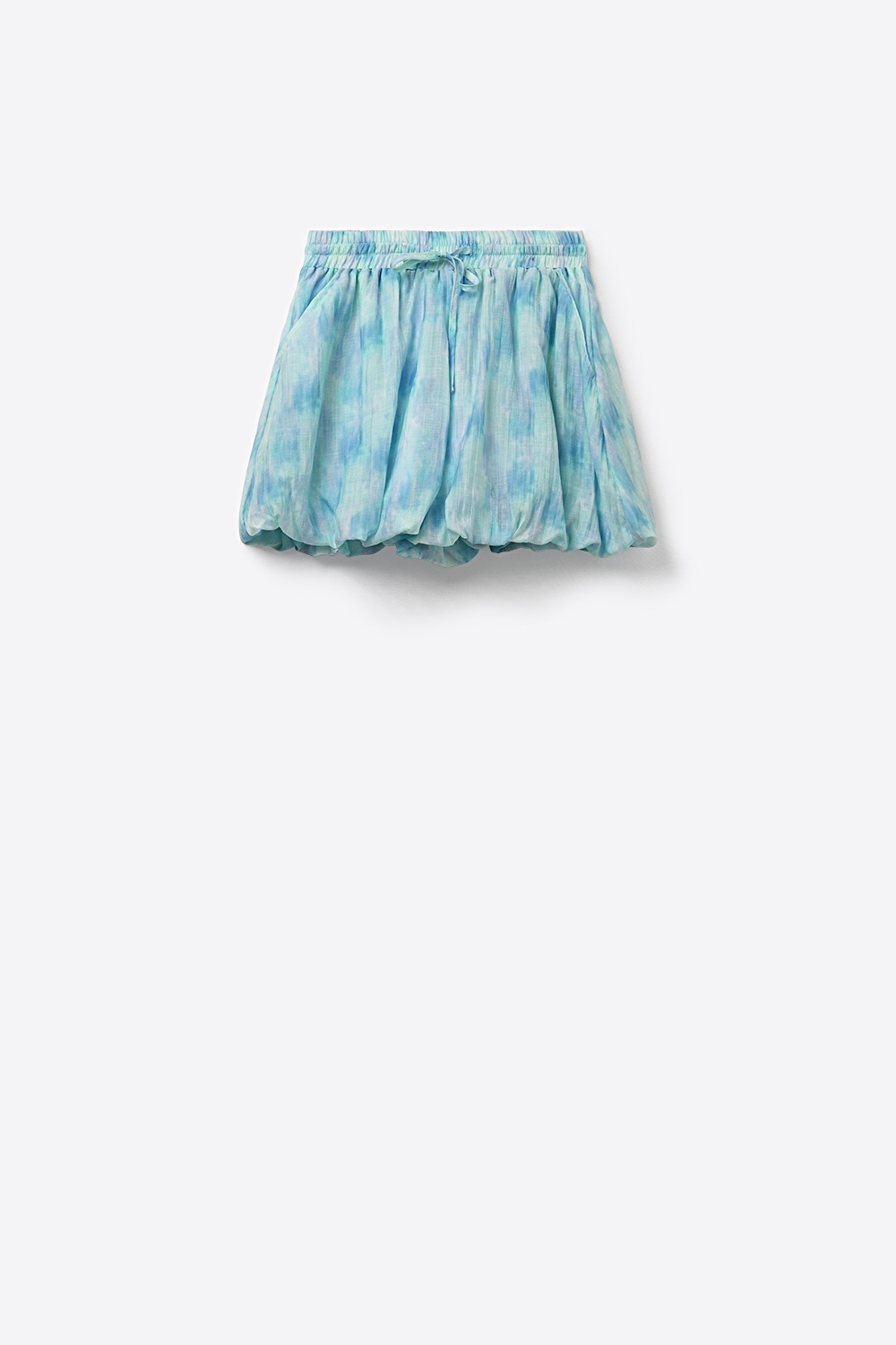 Pantal&oacute;n corto de burbuja te&ntilde;ido anudado con cintura el&aacute;stica con cord&oacute;n ajustable en color aqua