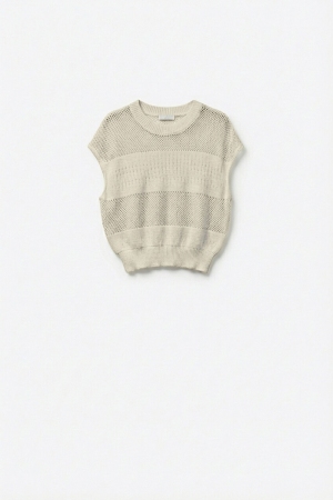 Suéter sin mangas beige de tejido abierto en crochet
