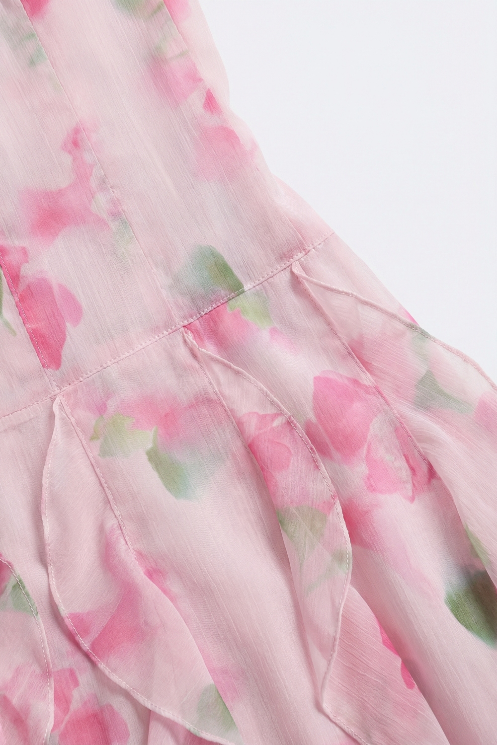 Vestido de fiesta maxi floral blanco y rosa con volantes