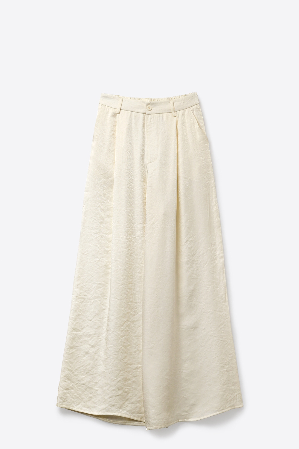 Pantalones extra anchos en una tela ligera y brillante Pantalones extra anchos en una tela ligera y brillante