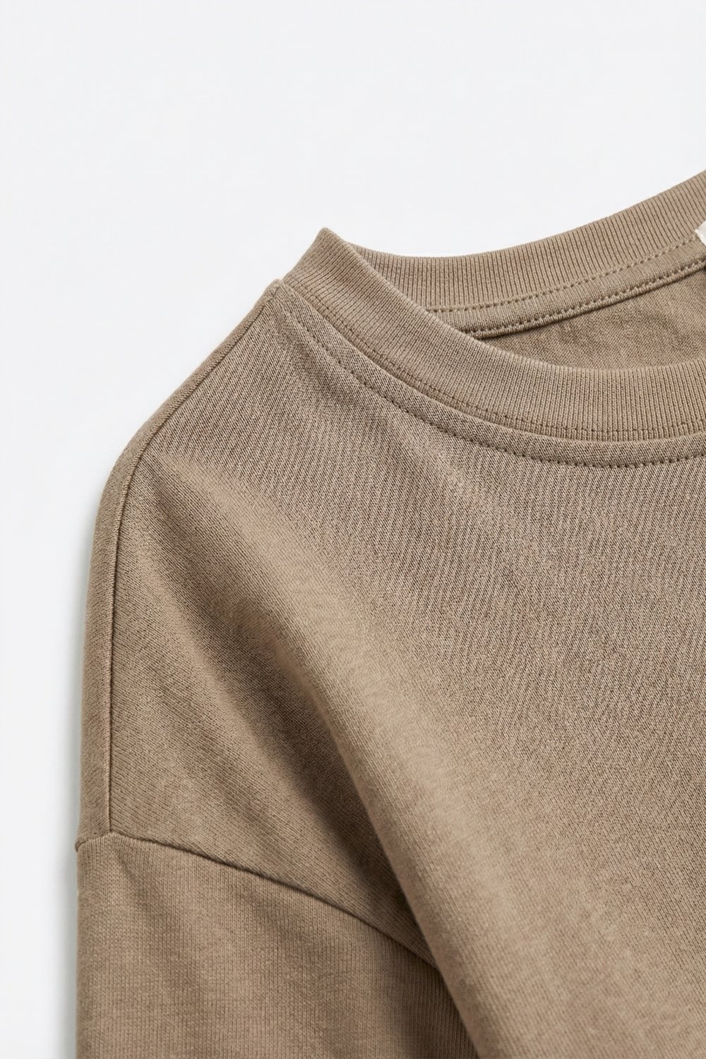 Sudadera con cuello redondo de ajuste relajado en color camel