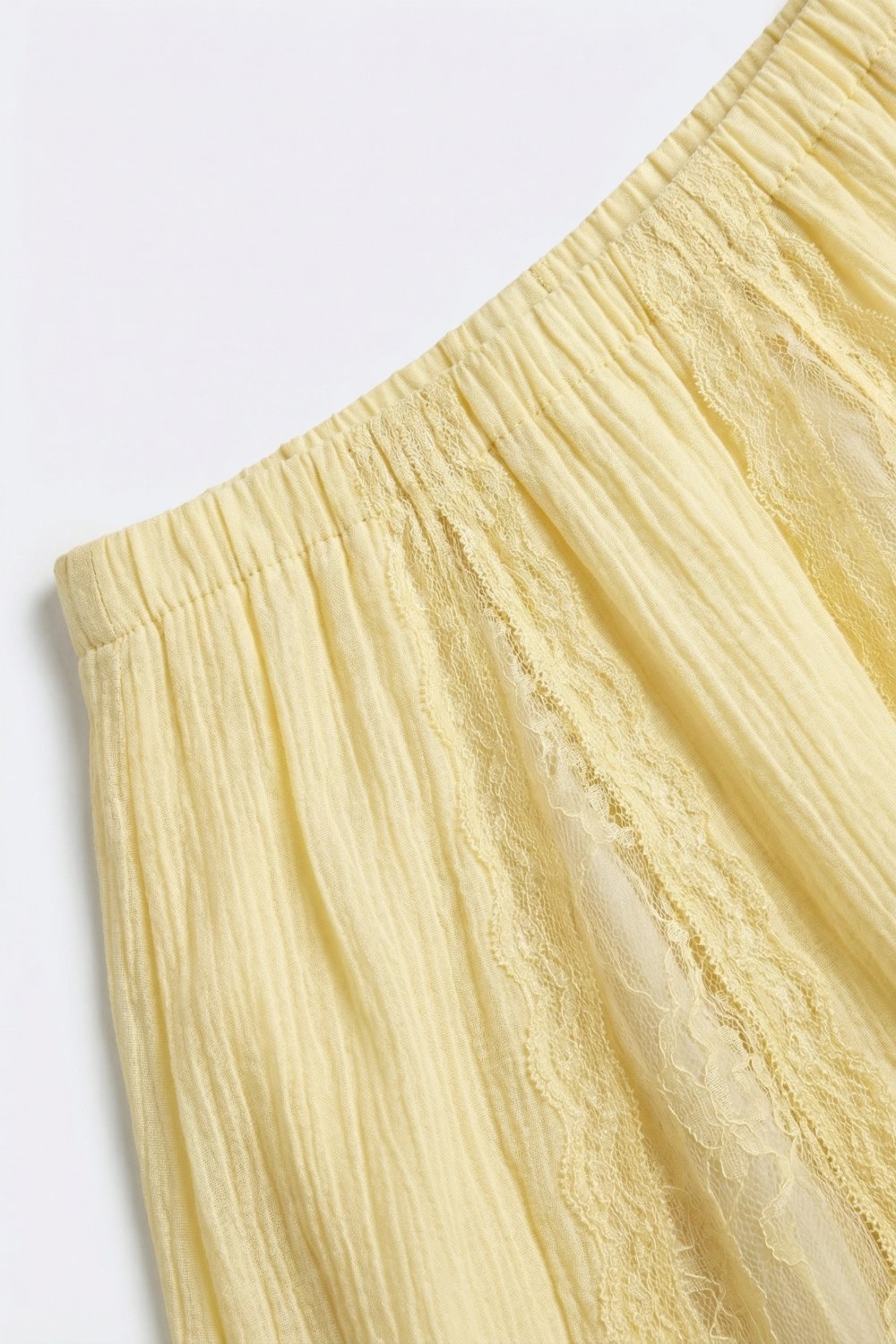 Falda maxi amarilla de l&iacute;nea A con textura transparente y inserto de encaje