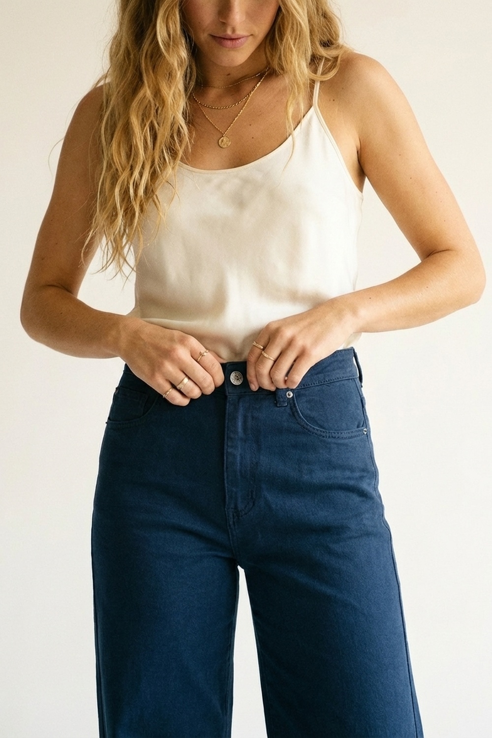 Pantalones rectos azul oscuro de pierna ancha Pantalones rectos azul oscuro de pierna ancha